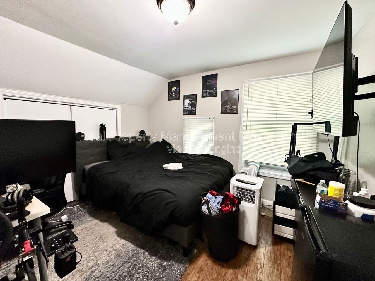 335 Lawn St - Photo 6 of 14