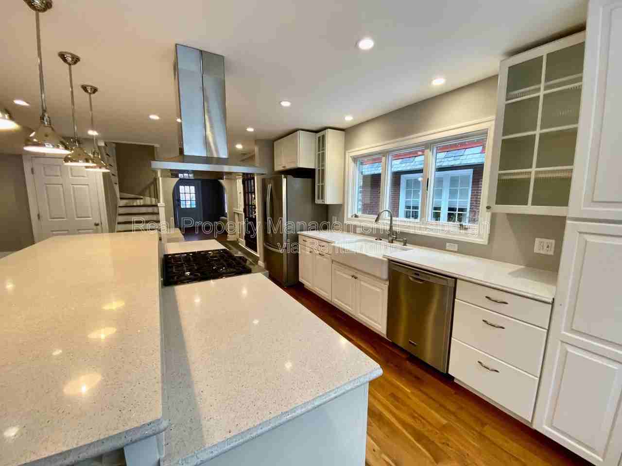 119 Bayard Pl - Photo 3 of 20