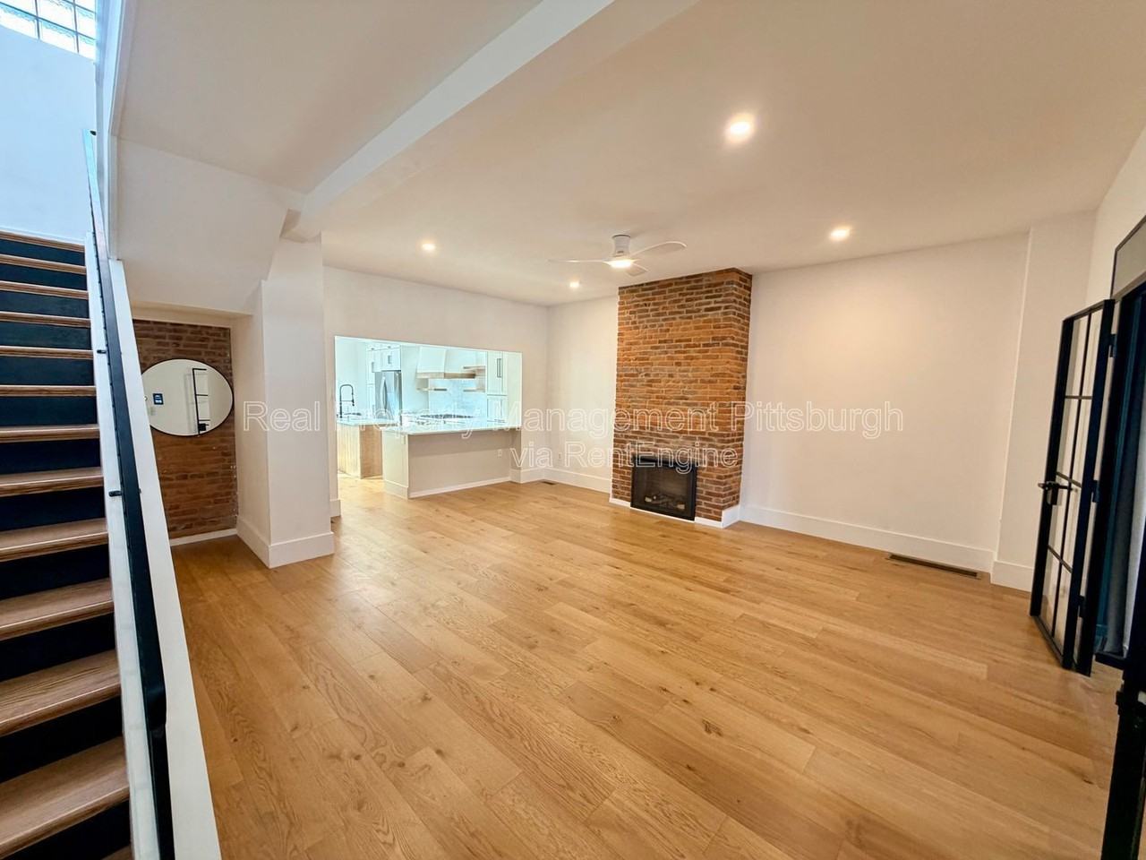 138 44th St - Photo 2 of 28