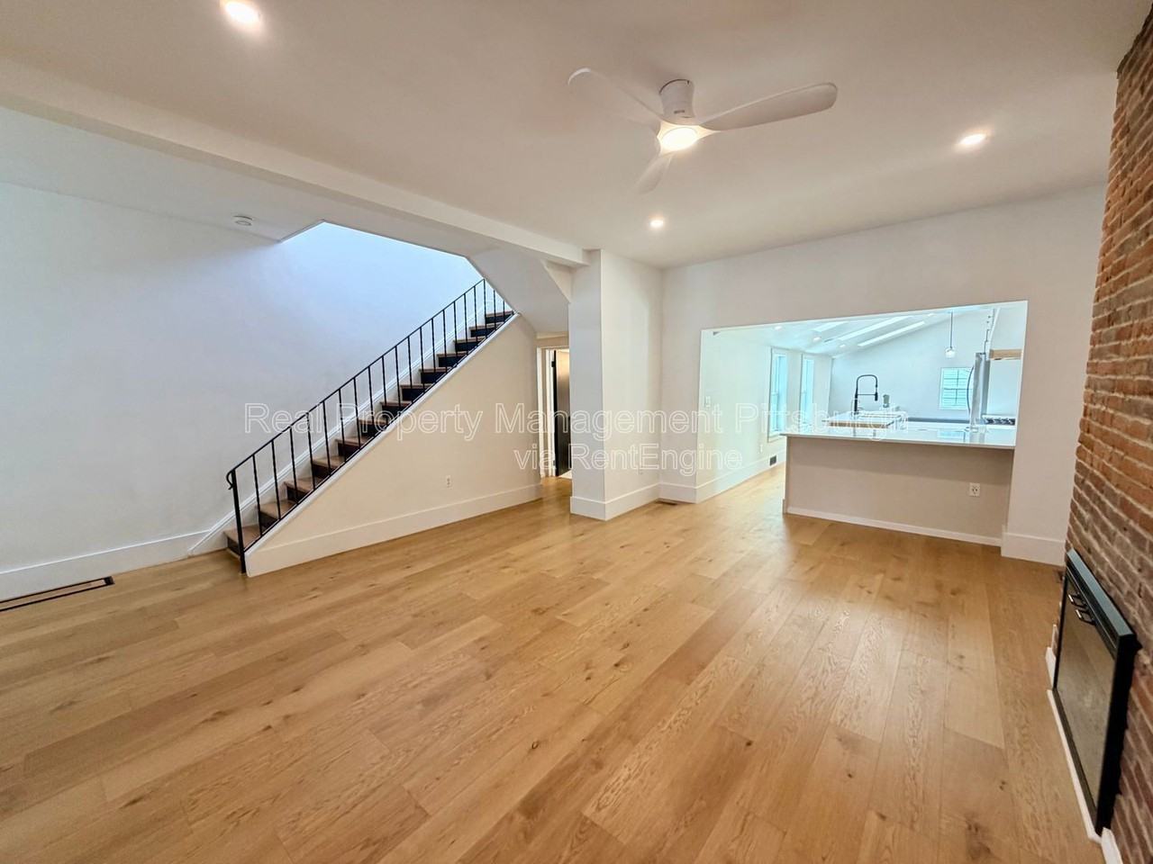 138 44th St - Photo 3 of 28