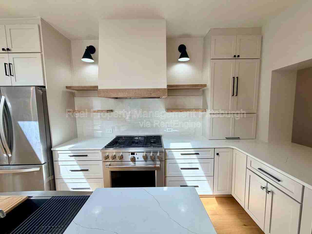 138 44th St - Photo 6 of 28