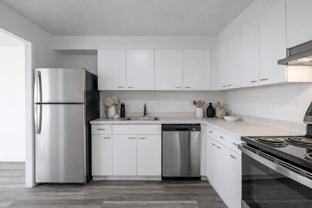 Carlyle Tower Apartments - Photo 1 of 1