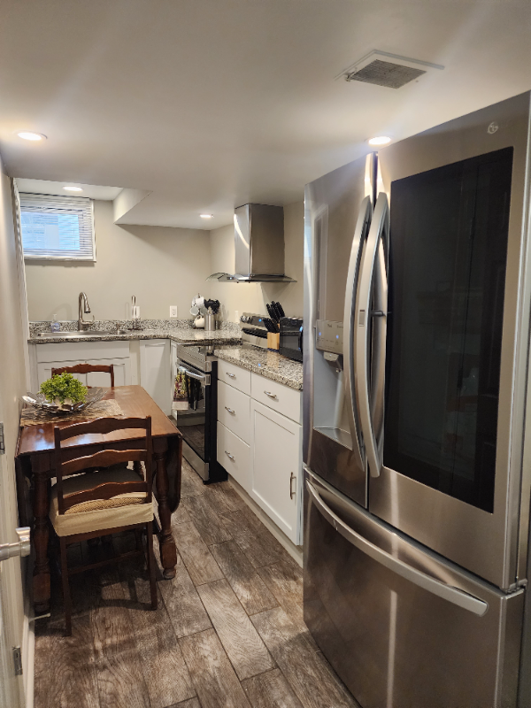 6105 Slater St - Photo 5 of 20