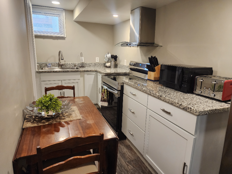 6105 Slater St - Photo 6 of 20