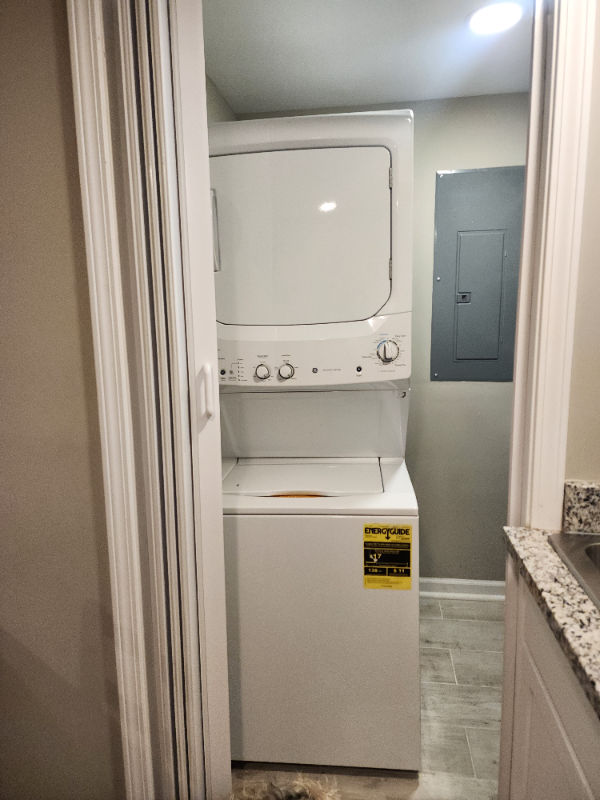 6105 Slater St - Photo 7 of 20