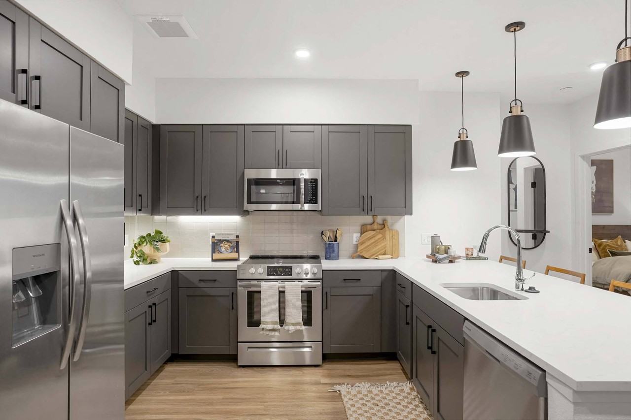 Alana - Photo 4 of 38