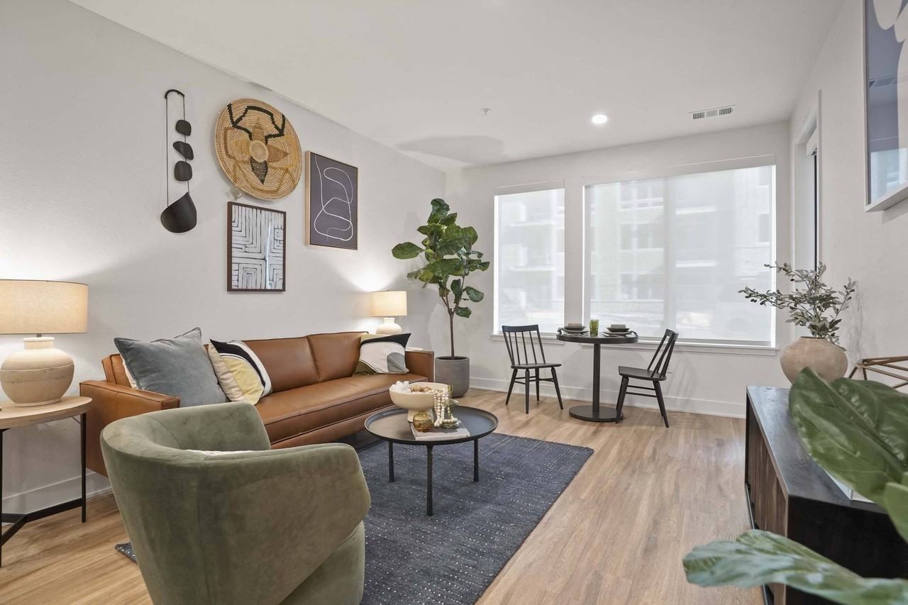 Alana - Photo 5 of 38