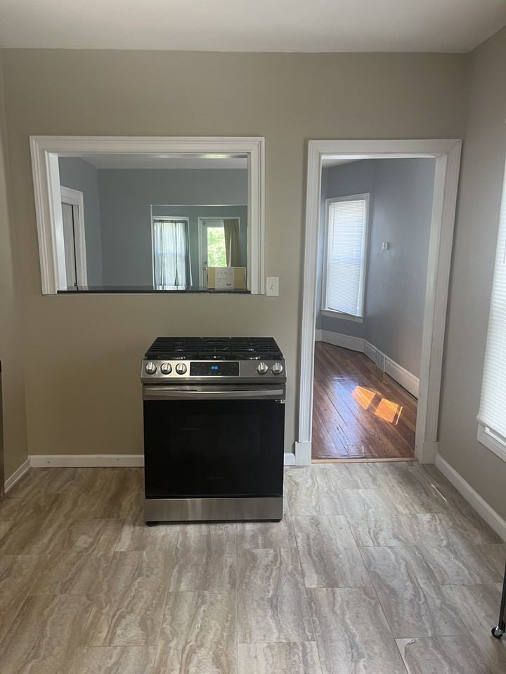 79 Florida St - Photo 2 of 10