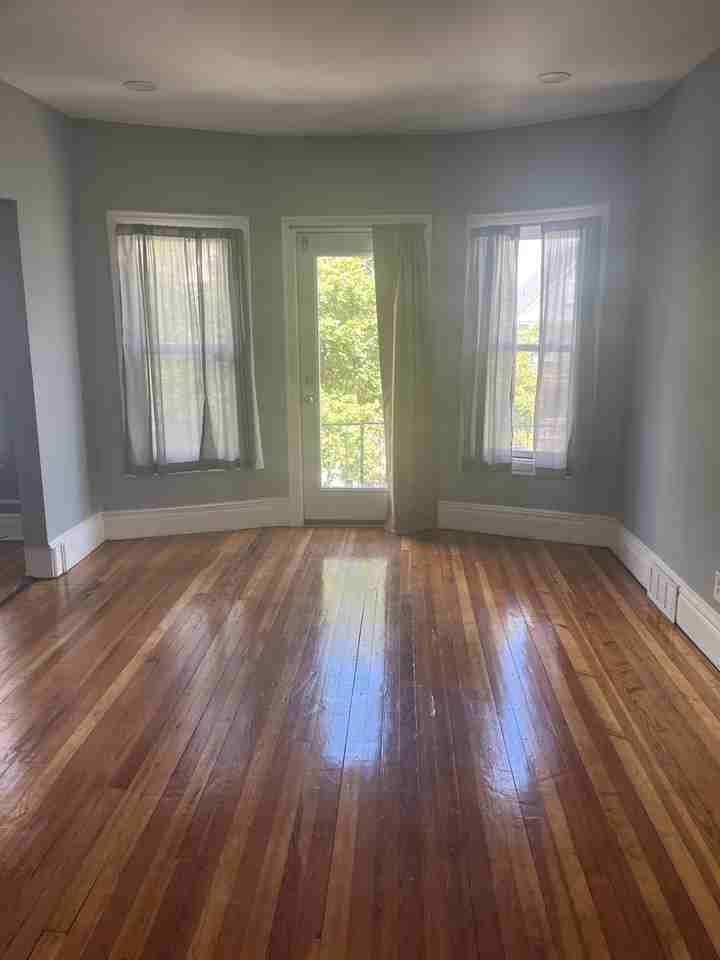 79 Florida St - Photo 4 of 10