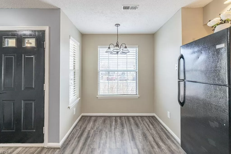 1218 Alder Ct - Photo 7 of 26