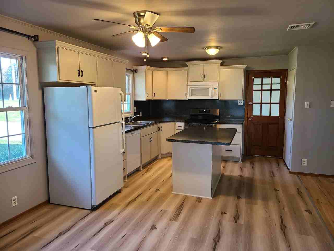 306 N Sandy Hill Rd - Photo 7 of 18