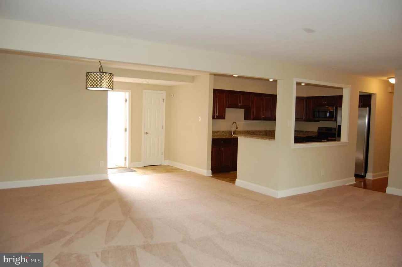 1604 Raintree Ln - Photo 5 of 19