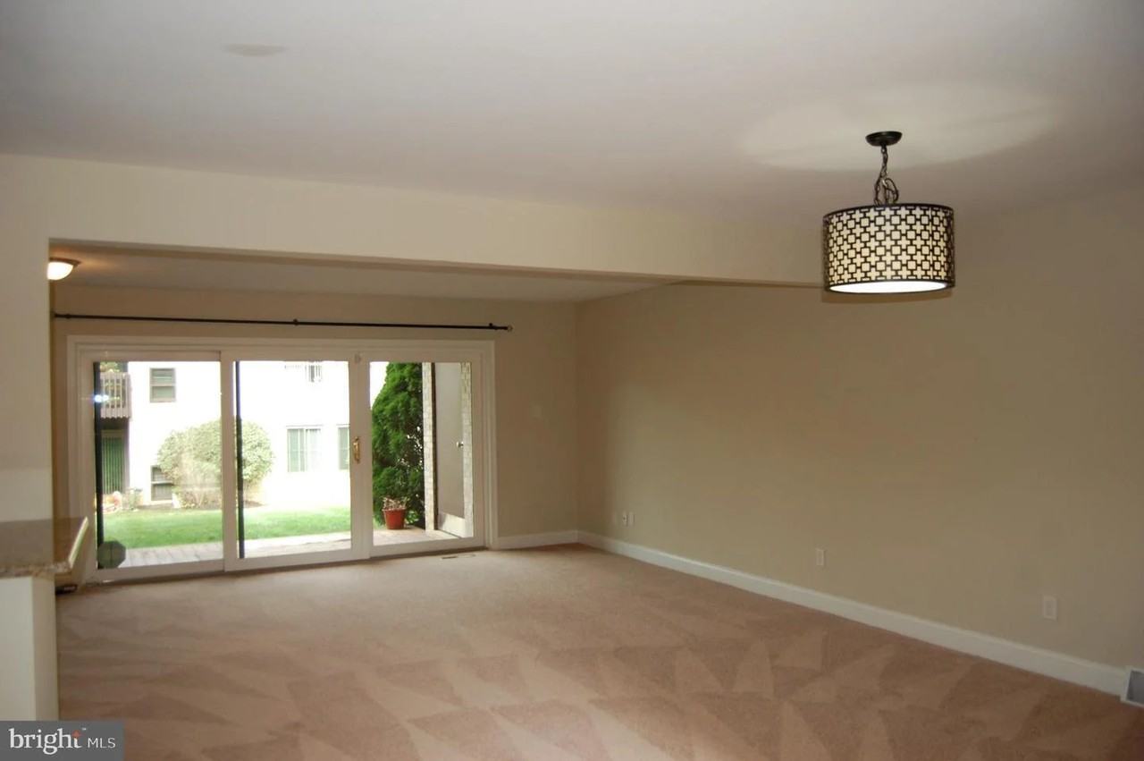 1604 Raintree Ln - Photo 6 of 19