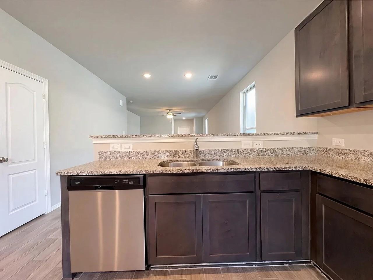 915 Cobalt Crest Ln - Photo 7 of 14