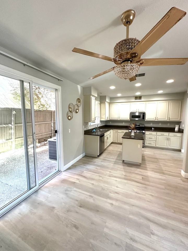 5405 Washoe St - Photo 2 of 18