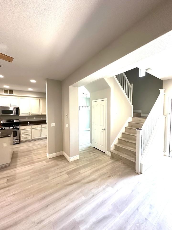 5405 Washoe St - Photo 3 of 18