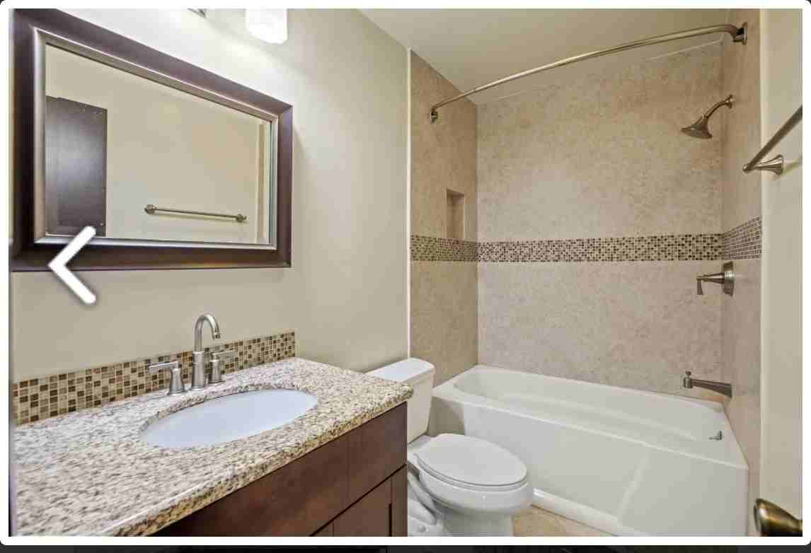 1033 6th St #1 - Photo 3 of 12