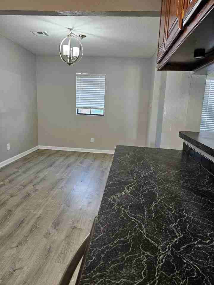 2920 Hillcrest Ave - Photo 5 of 16