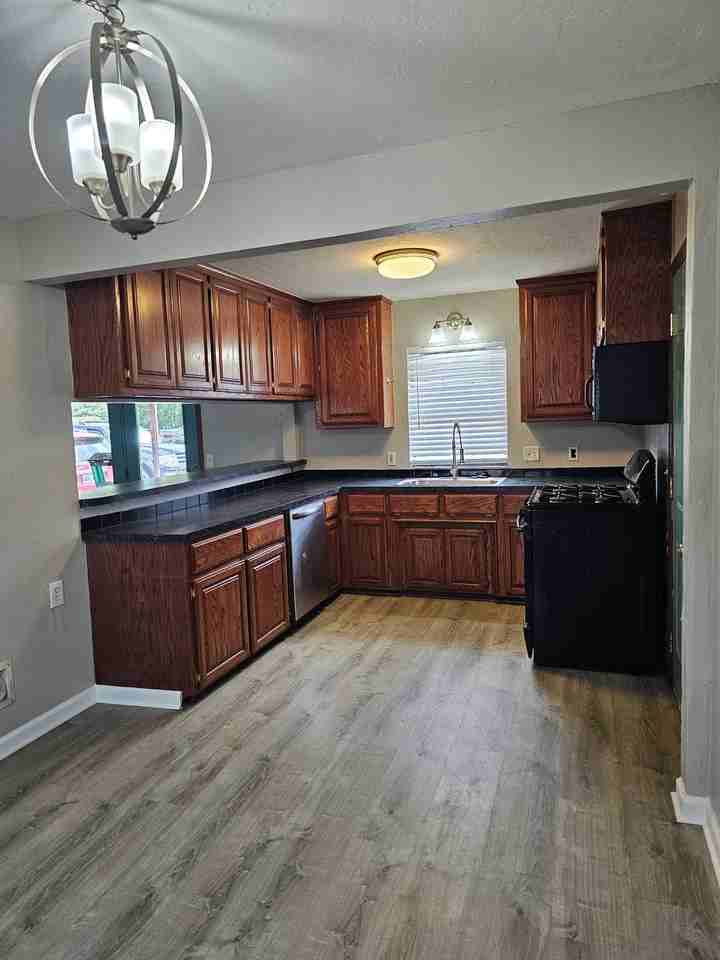 2920 Hillcrest Ave - Photo 6 of 16