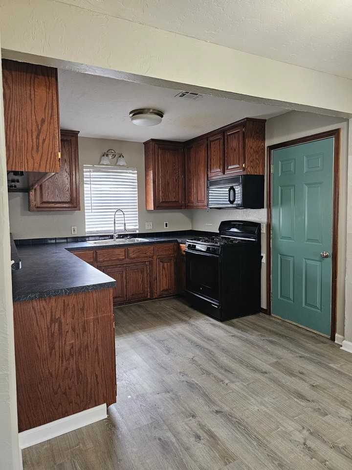 2920 Hillcrest Ave - Photo 7 of 16