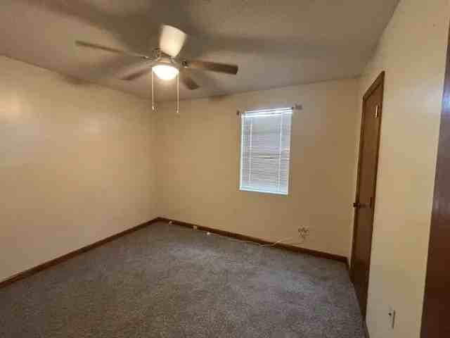 2908 Sydney St - Photo 3 of 9