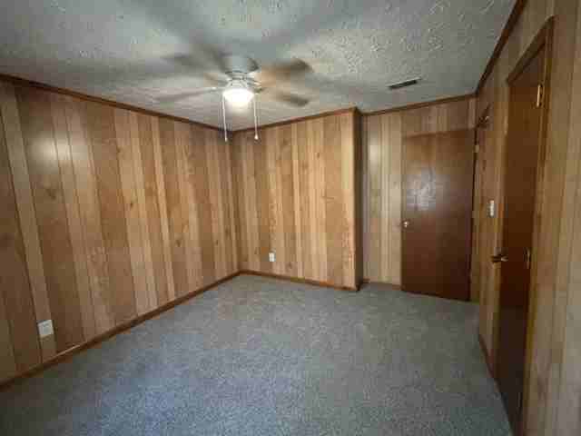 2908 Sydney St - Photo 7 of 9