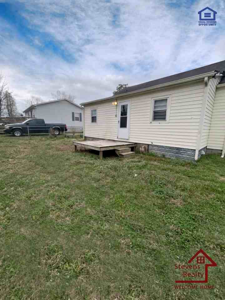 117 Poplar St - Photo 2 of 16