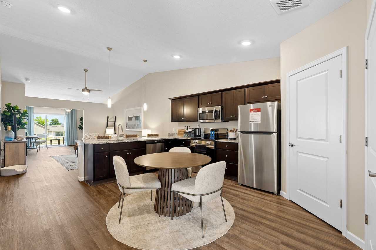 Redwood Miamisburg - Photo 4 of 19
