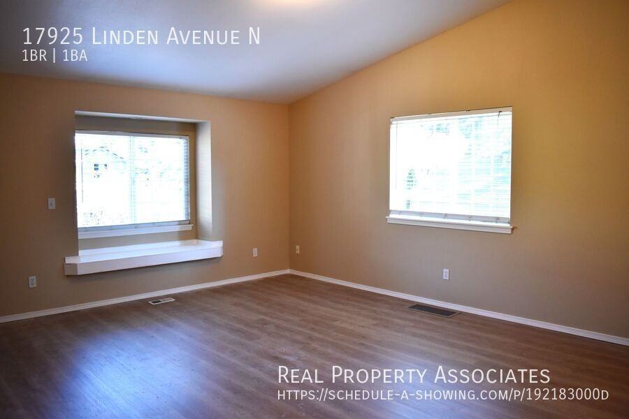 17925 Linden Ave N - Photo 2 of 12