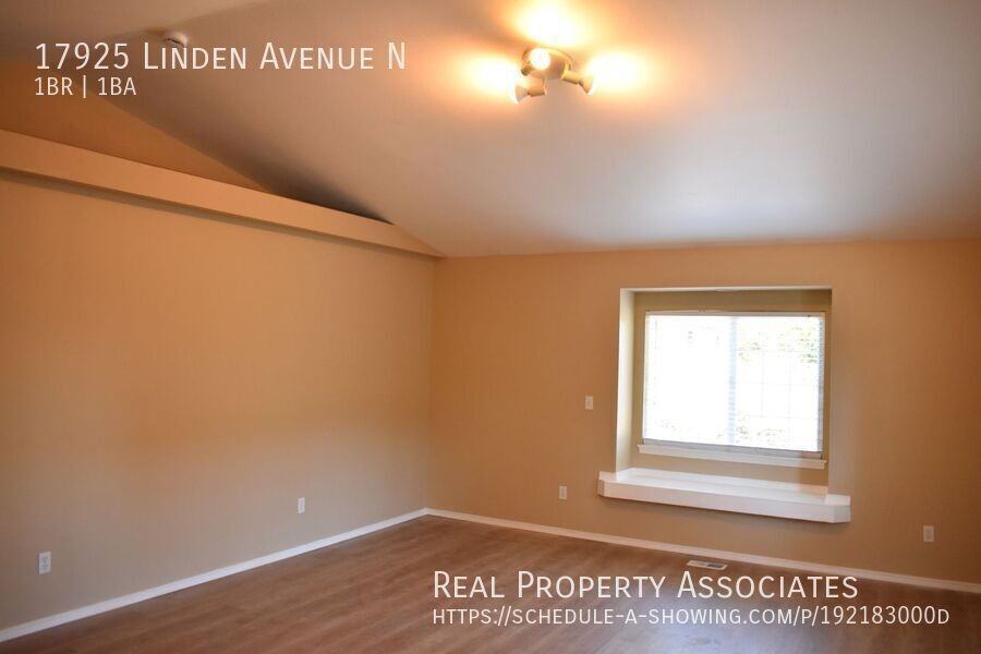 17925 Linden Ave N - Photo 3 of 12