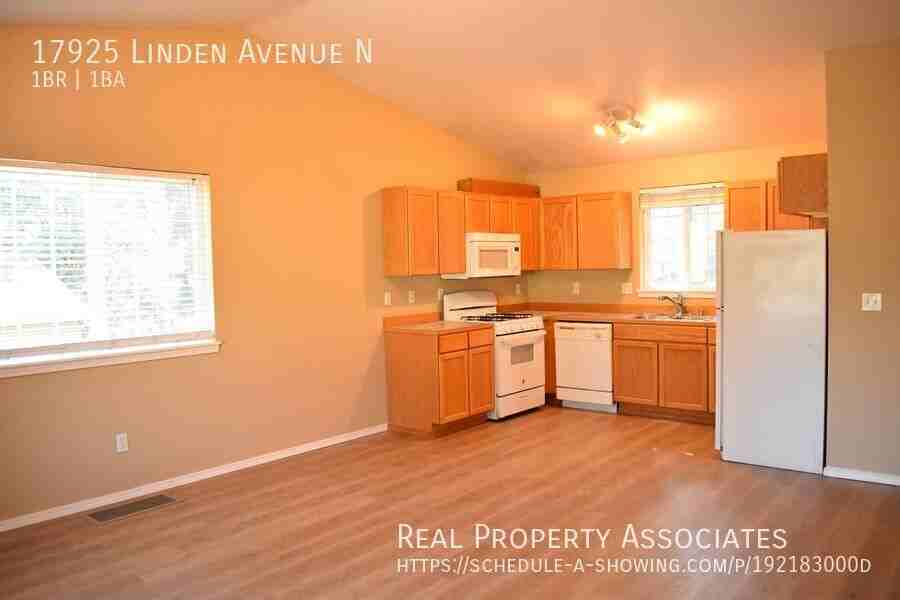 17925 Linden Ave N - Photo 4 of 12