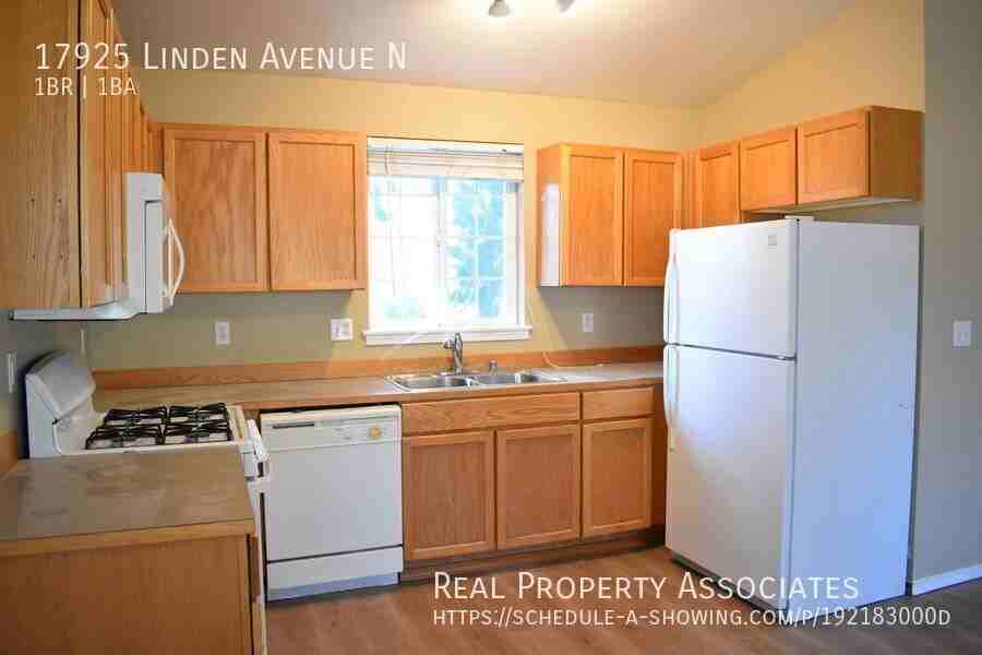 17925 Linden Ave N - Photo 6 of 12