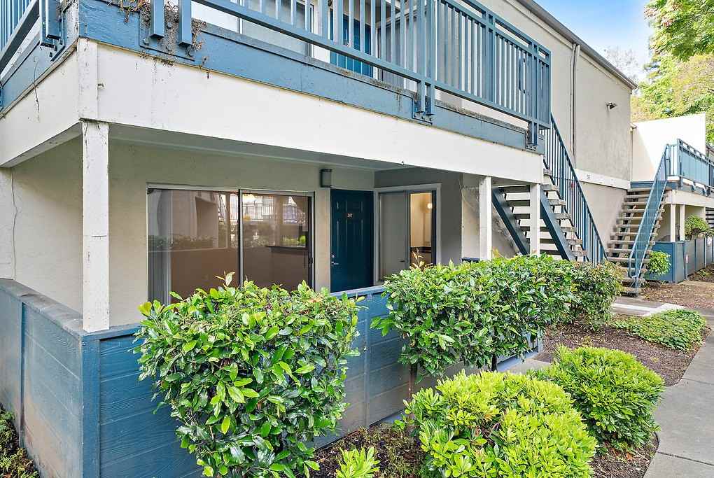 Stevenson Place - Photo 5 of 29