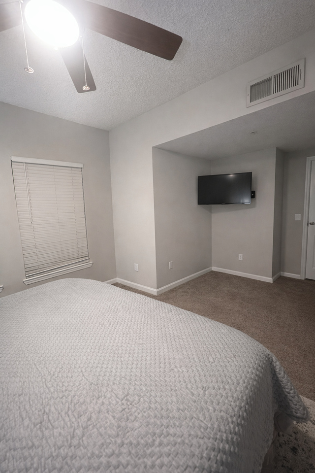 1001 Garden View Dr Ne #01 - Photo 3 of 7