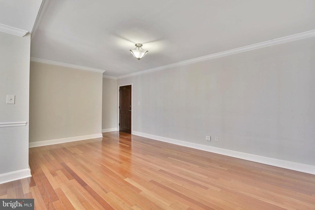 820B S Washington St #128 - Photo 3 of 15