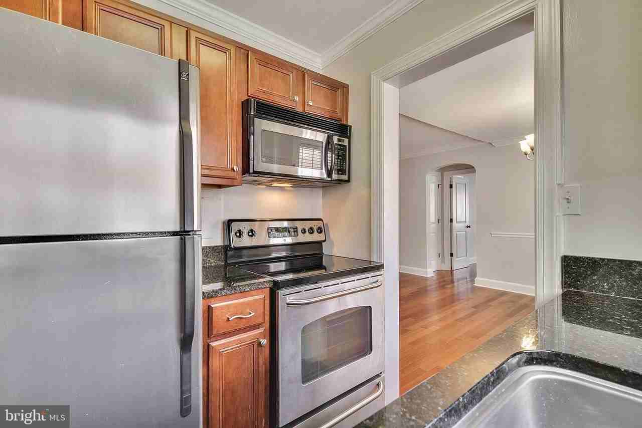 820B S Washington St #128 - Photo 7 of 15