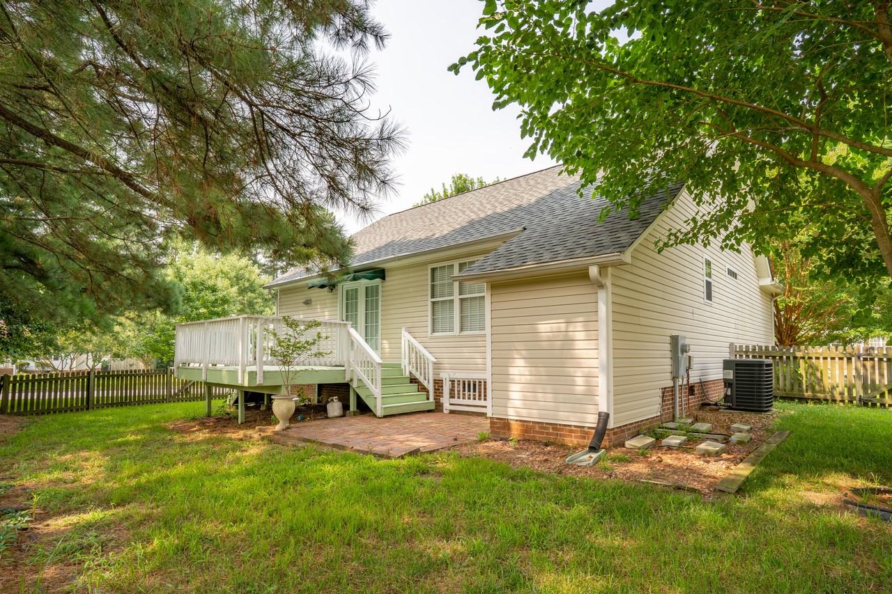 243 Dullis Cir #NA - Photo 2 of 11