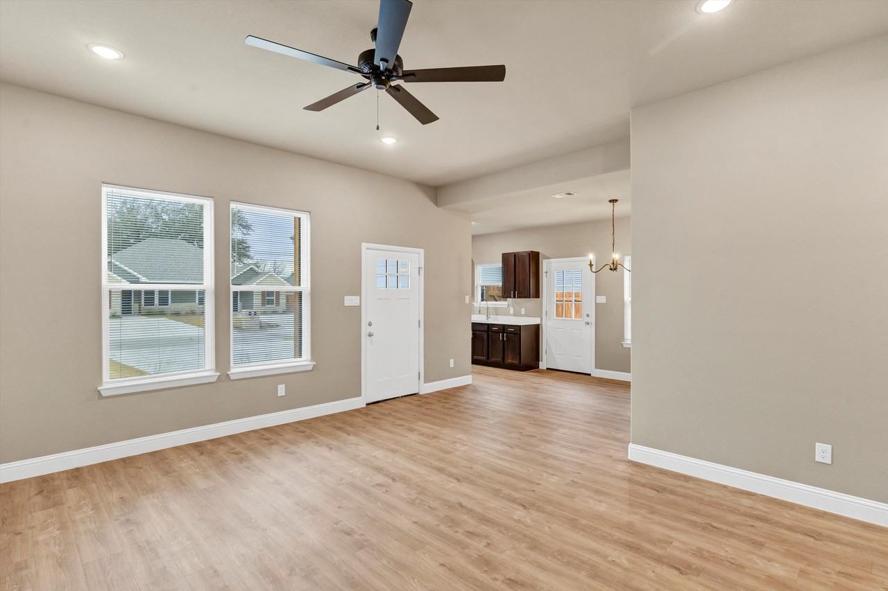 405 Lakeview St #B - Photo 6 of 14