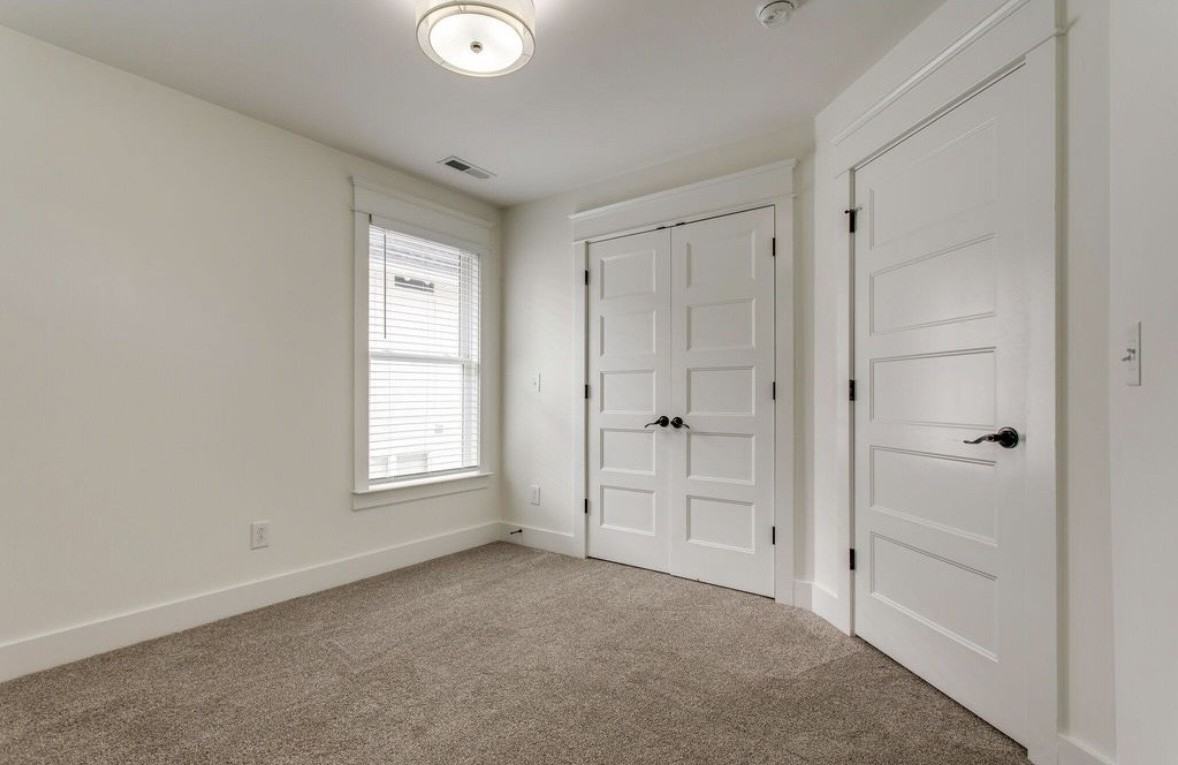 2136A 15th Ave N #NA - Photo 7 of 8