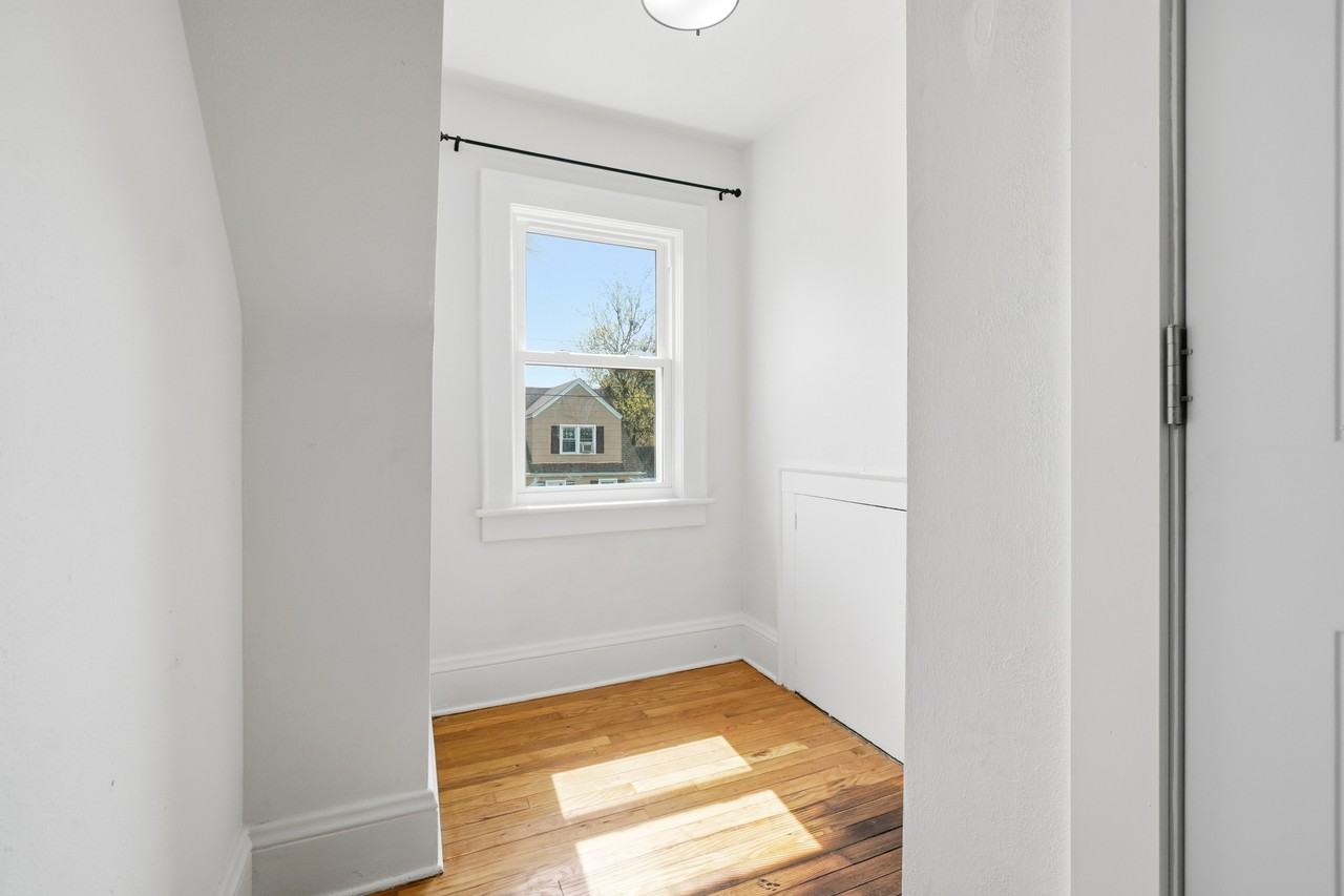 3020 Davis St #2 - Photo 4 of 12