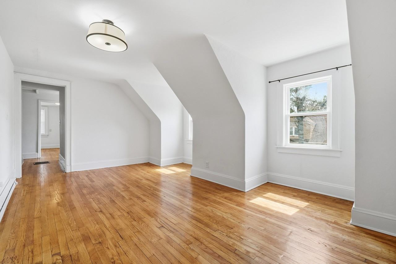 3020 Davis St #2 - Photo 5 of 12