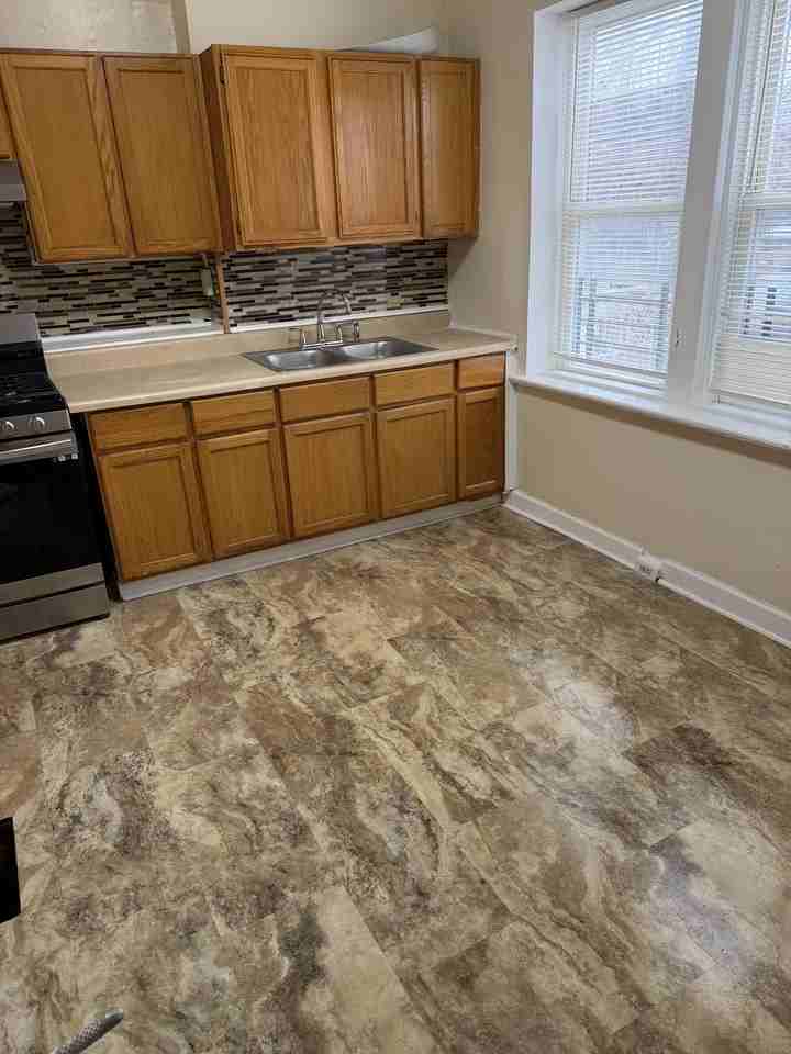 5643 S Green St #NA - Photo 4 of 28