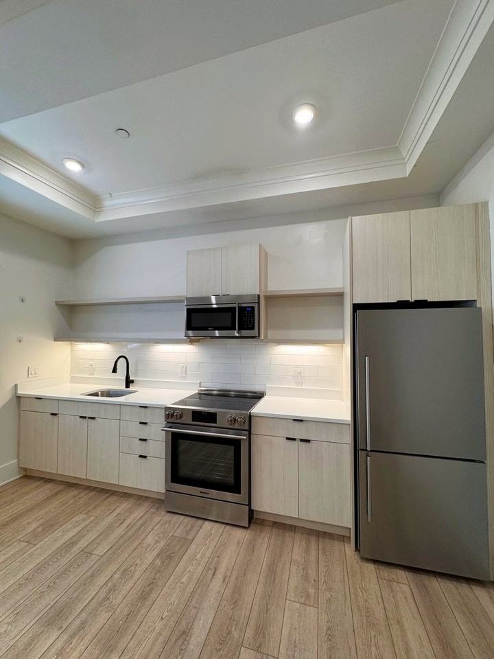 680 Winthrop Ave #1 - Photo 4 of 20