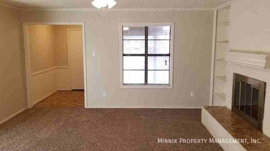 8207 Memphis Ave #B - Photo 4 of 30