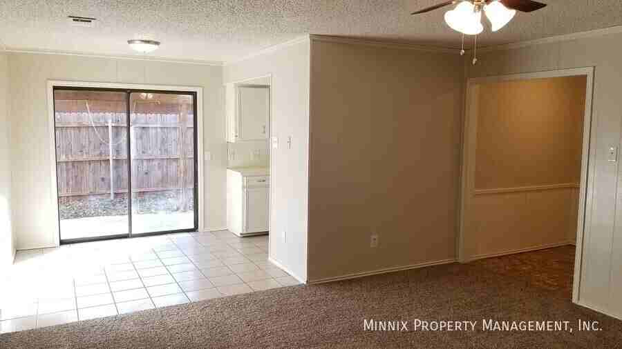 8207 Memphis Ave #B - Photo 5 of 30