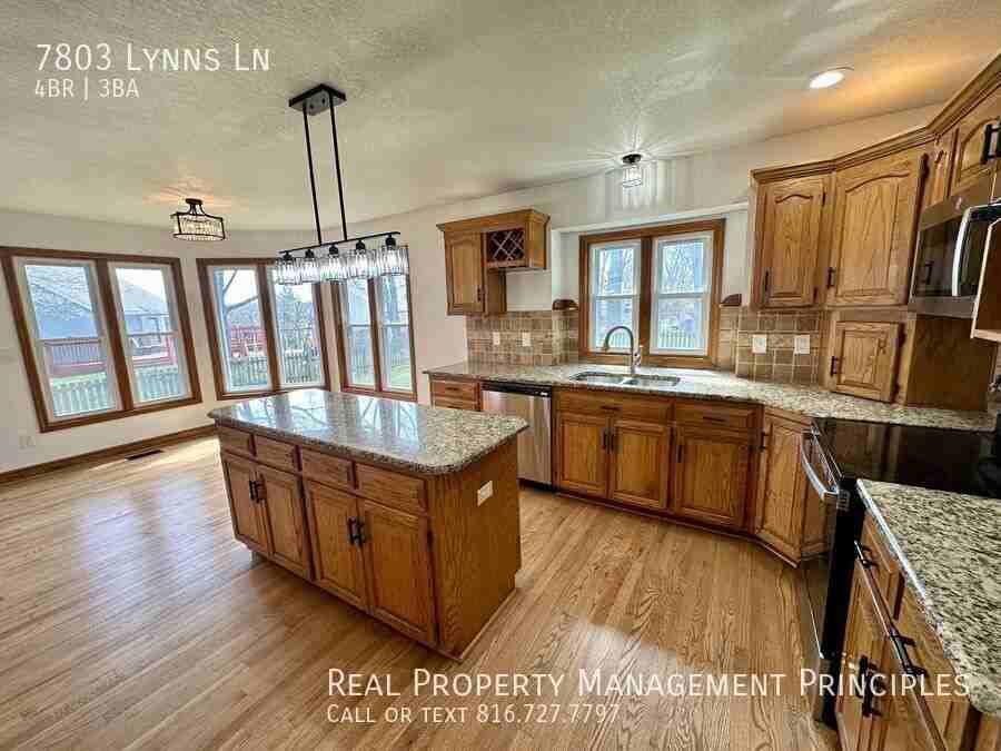 7803 Nw Lynns Ln - Photo 7 of 38