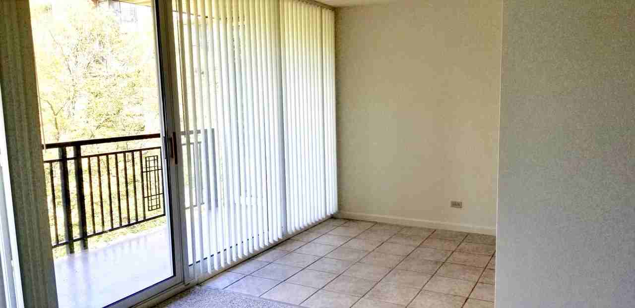 6020 Oakwood Dr #4L - Photo 3 of 10