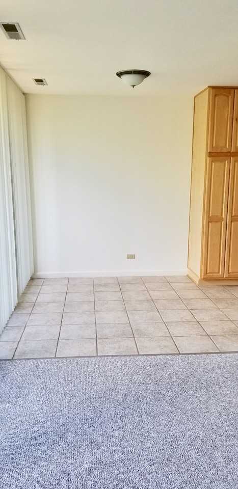 6020 Oakwood Dr #4L - Photo 7 of 10