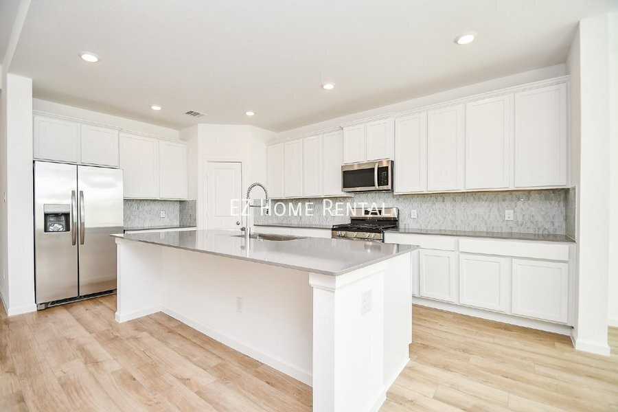 5624 Forest Cove Dr - Photo 6 of 39