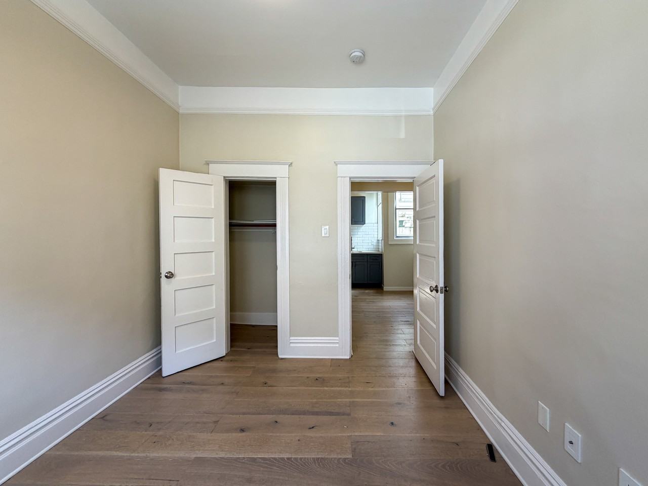 1404 Kearny St #1 - Photo 6 of 8